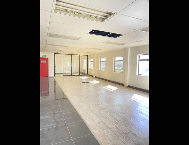 3,086M² WAREHOUSE TO LET IN STRIJDOMPARK